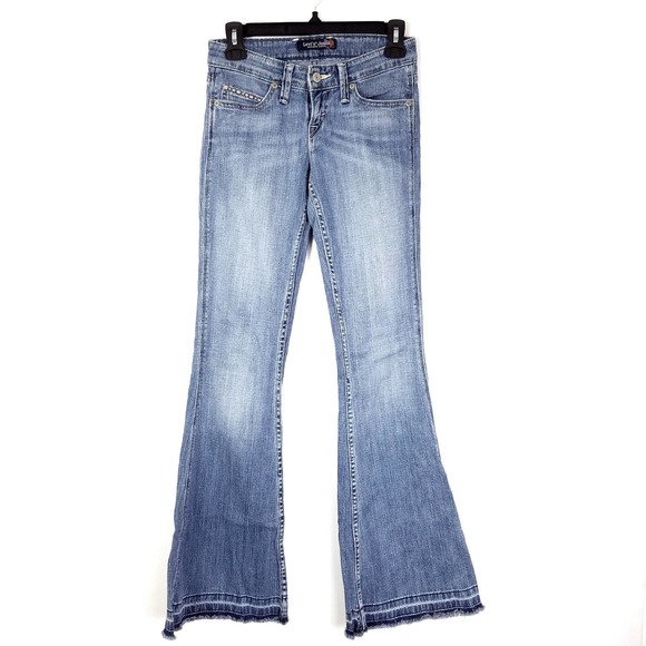 Levi's 70's Vibe Low Rise Fringe Hem Flare Jeans Denim - Picture 1 of 9